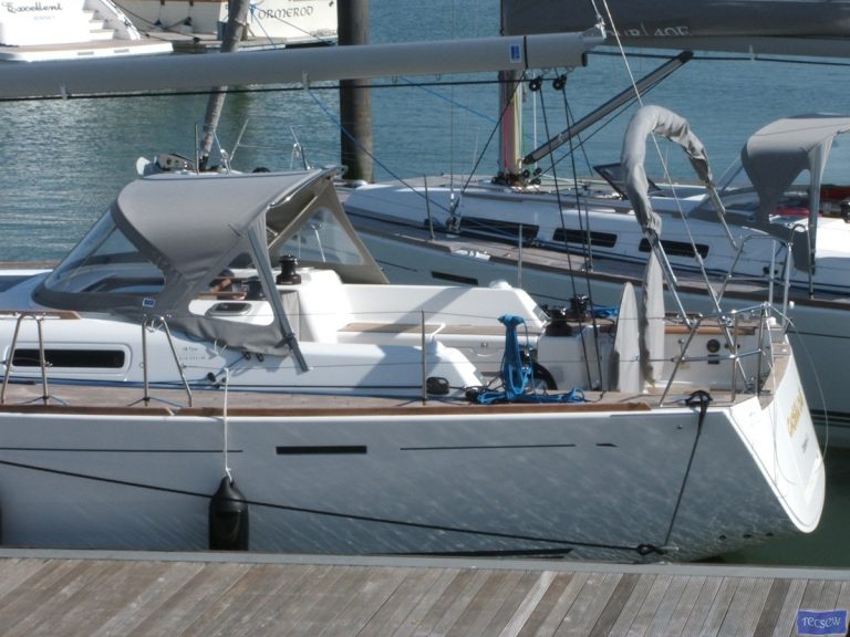 Dufour 45 Performance Helm Bimini and Bimini Extension_11