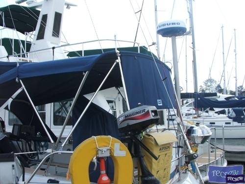 Grand Soleil 45 bimini and zip attached infill panel_2