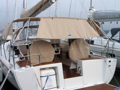 Hanse 385 Bimini with Optional Side Shade Panels_1