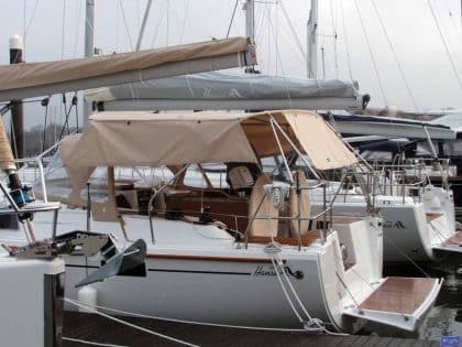 Hanse 385 Bimini with Optional Side Shade Panels_2