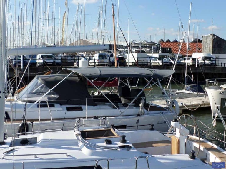 Hanse 505, Bimini with optional extension panel aft of backstays and led lights