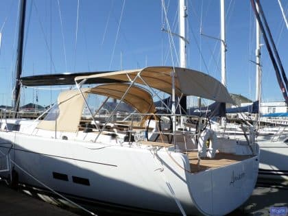 Hanse 575 Bimini, wider non standard design_2
