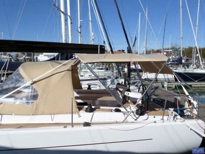 Hanse 575 Bimini, wider non standard design_4