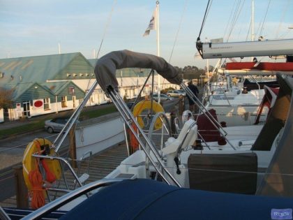 Jeanneau Sun Odyssey 33i Bimini_10