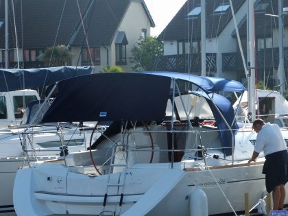 Jeanneau Sun Odyssey 36i Bimini