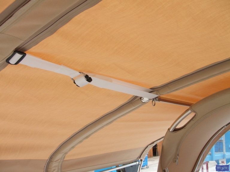 Southerly 110, 3 part Bimini with high model sprayhood_5