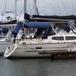 Southerly 110 Bimini, mainsheets fwd of Sprayhood_1