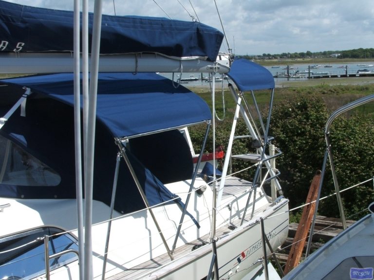 Southerly 35rs, 3 part Bimini_2