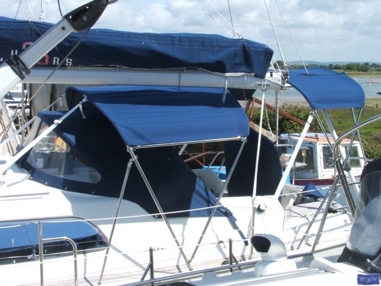 Southerly 35rs, 3 part Bimini_5