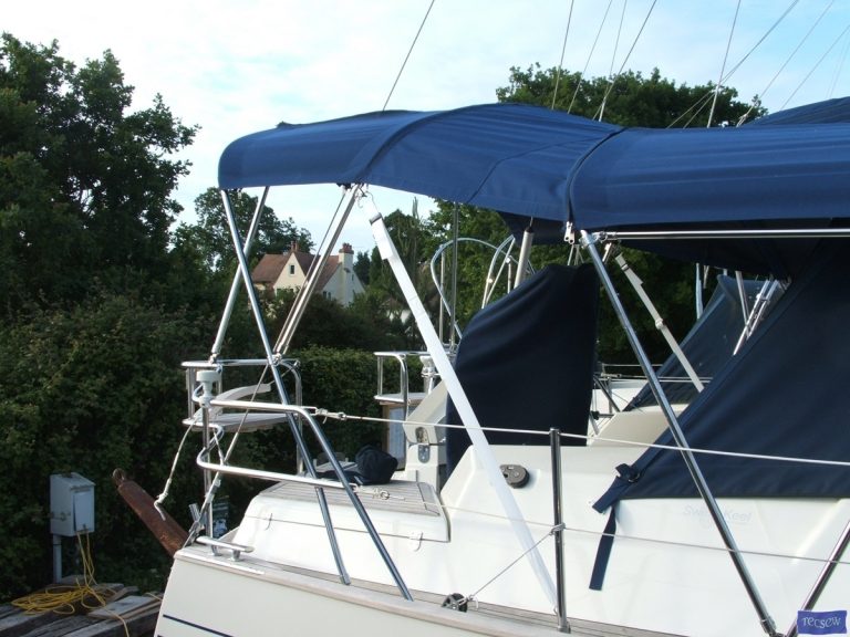 Southerly 35rs, 3 part Bimini_8