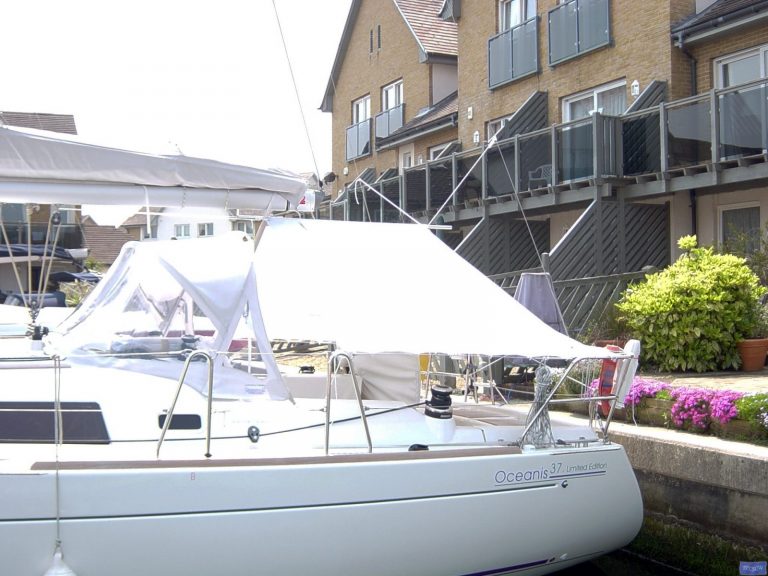 Beneteau Oceanis 37 under boom Pole Tent_1