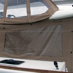 Lagoon 400 Cockpit Enclosure With Internal Window Blinds_4
