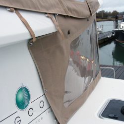 Lagoon 400 Cockpit Enclosure With Internal Window Blinds_7