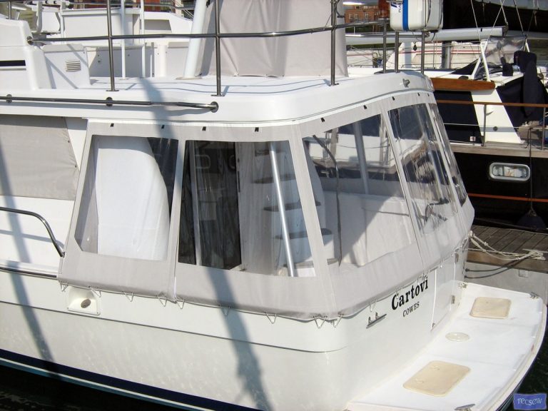 Mainship 390 Cockpit Enclosure_1