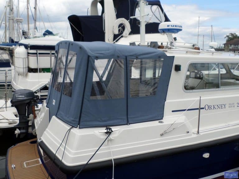 Orkney Pilothouse 27 Cockpit Enclosure, optional layout with extra zips_1