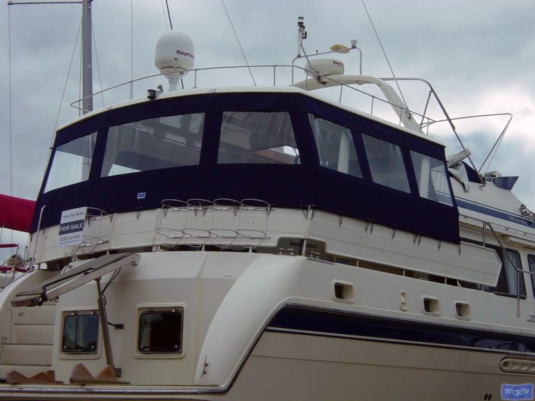 Trader 535 Sunliner Cockpit Enclosure_2