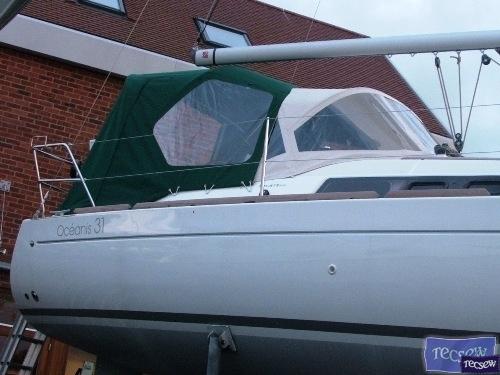 Beneteau Oceanis 31 Cockpit Enclosure fitted to factory fit Sprayhood_2
