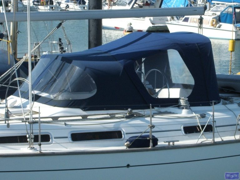 Moody 36 Cockpit Enclosure fitted to CJ Sprayhood_3