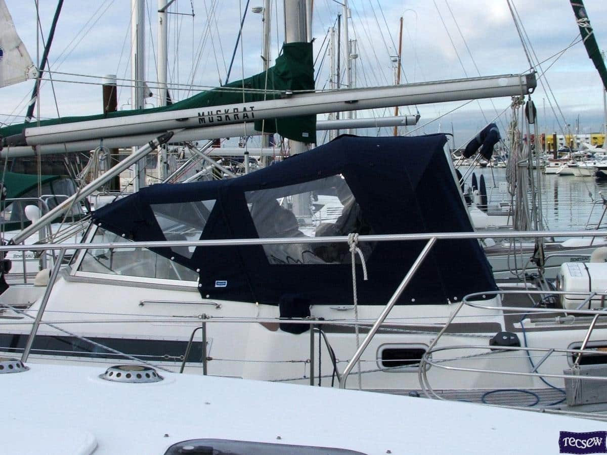Oyster 406 with fixed windscreen Cockpit Enclosure, MUSKRAT Tecsew