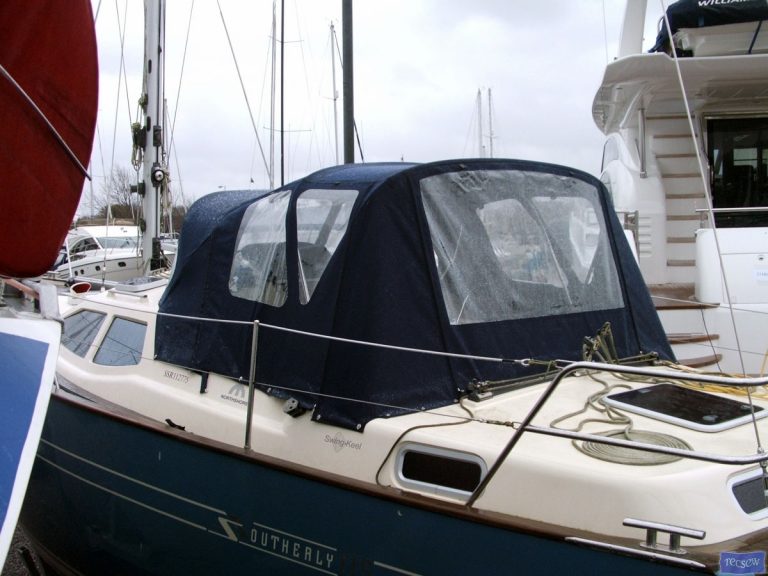 Southerly 115 series 4, Cockpit Enclosure_2