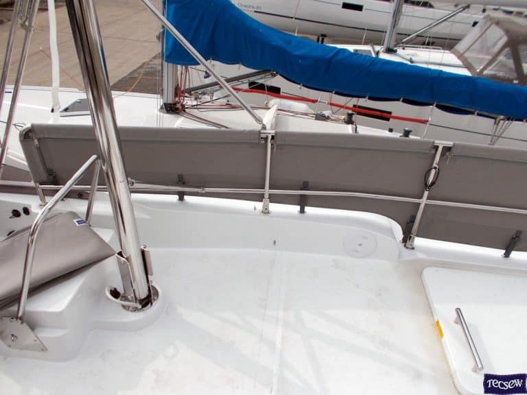 Beneteau Swift Trawler ST 30, Flybridge Dodgers_3