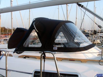 Sprayhood welded side grab handles_4