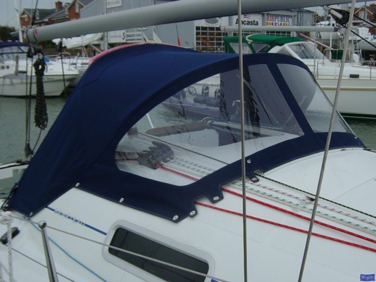 Beneteau First 27.7 Sprayhood_2