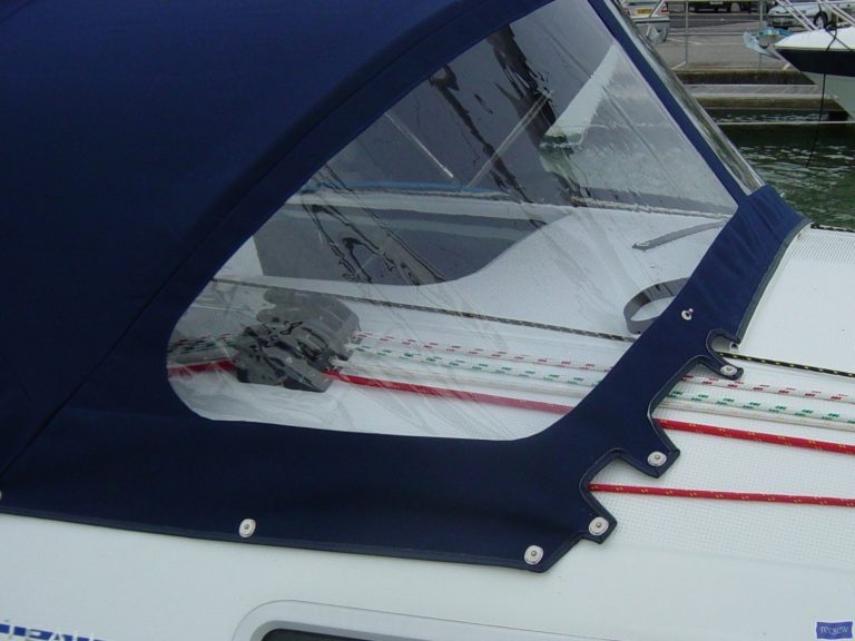 Beneteau First 27.7 Sprayhood_1