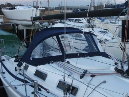 Beneteau First 34.7 Sprayhood_2