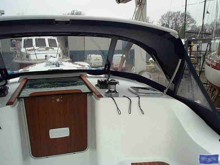 Beneteau Oceanis 393 Sprayhood_4