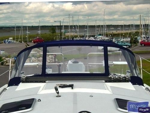 Catalina 350 Sprayhood_2