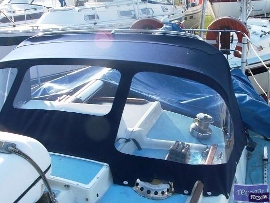Contessa 32 Sprayhood_2