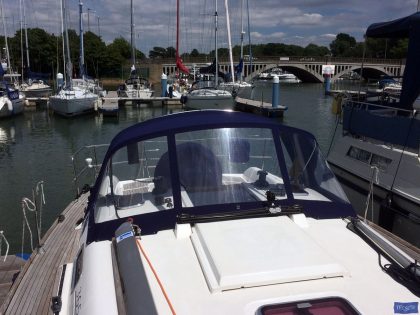 Dufour 365 Sprayhood