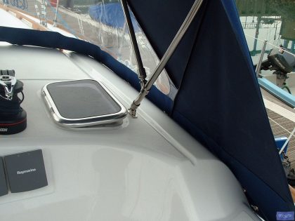 Dufour 365 Sprayhood