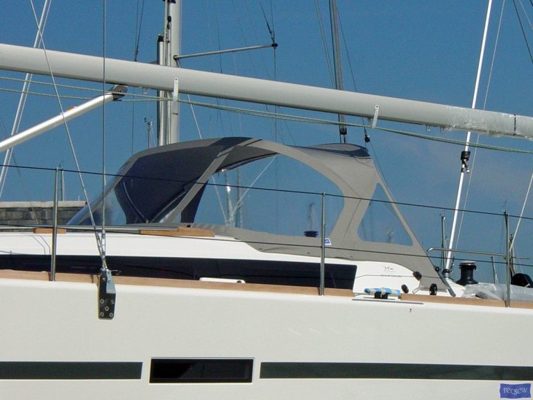 Dufour 36E Sprayhood_4