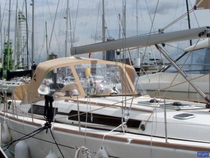 Dufour 445450 Sprayhood_1