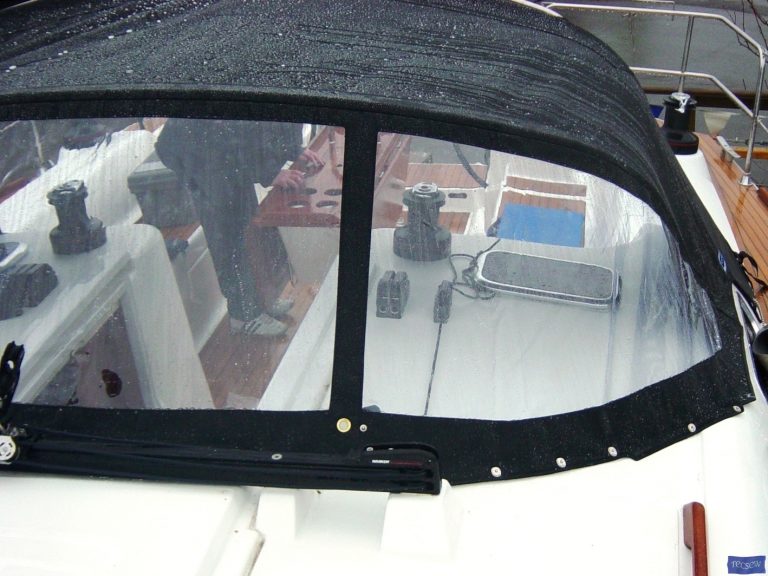 Dufour 455 Sprayhood_2