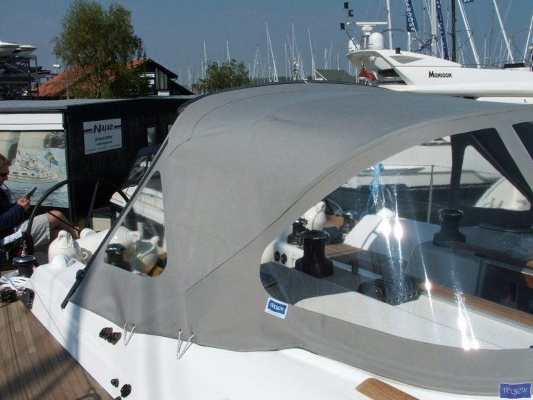 Dufour 45 Performance extended Sprayhood _4