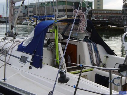 Elan 333, 2004 model, Sprayhood, Design 2, Wild Blue