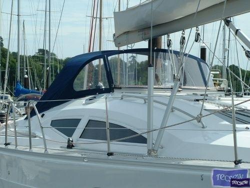 Elan 434 Sprayhood_4