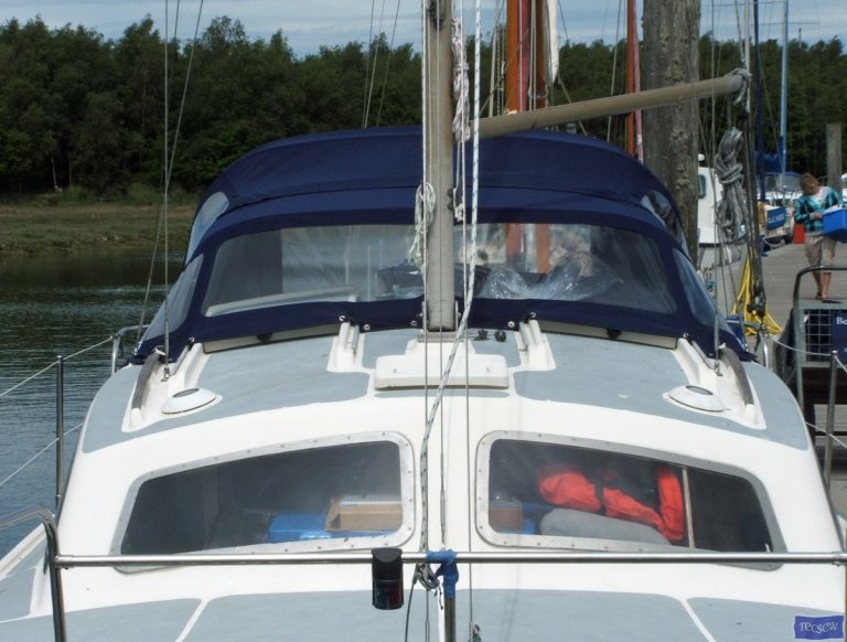 Hirondelle Catamaran, Harmony Sprayhood recover_1