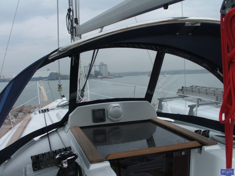 Jeanneau Sun Odyssey 30i Sprayhoood with optional grab bar