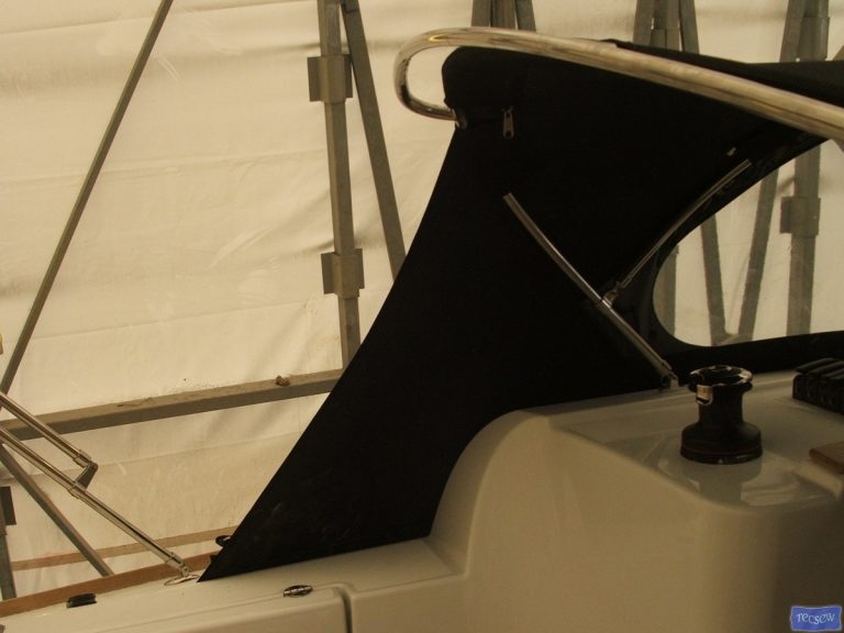 Jeanneau Sun Odyssey 33i Sprayhood extended aft 150mm _1