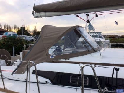 Jeanneau Sun Odyssey 389 Sprayhood