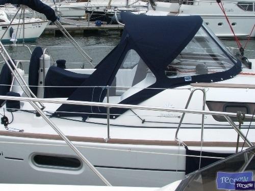 Jeanneau Sun Odyssey 39i Sprayhood with optional wing extensions and side windows_7
