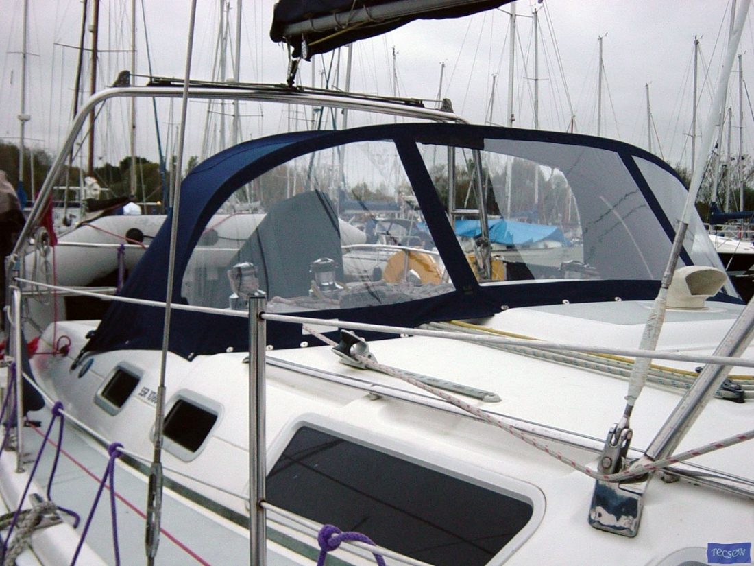 Legend 356 Sprayhood_1