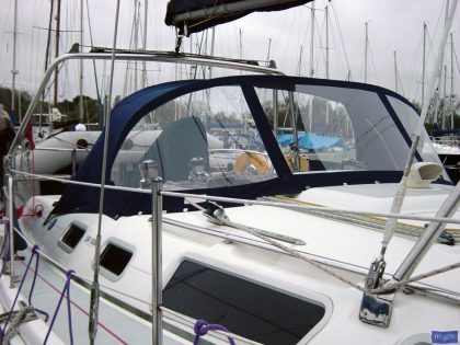 Legend 356 Sprayhood_1