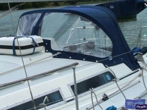 Moody 31 Sprayhood_2