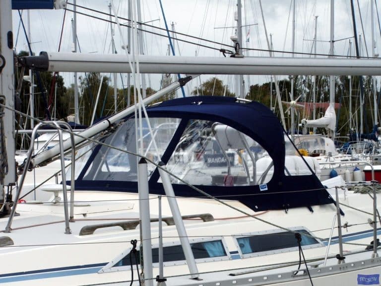 Moody 376 Sprayhood_6