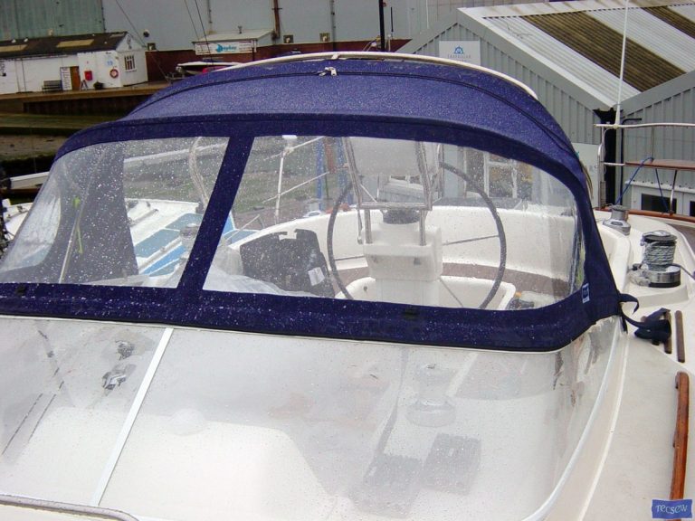 Moody 42 Tecsew designed Sprayhood, Sugar Wing_1